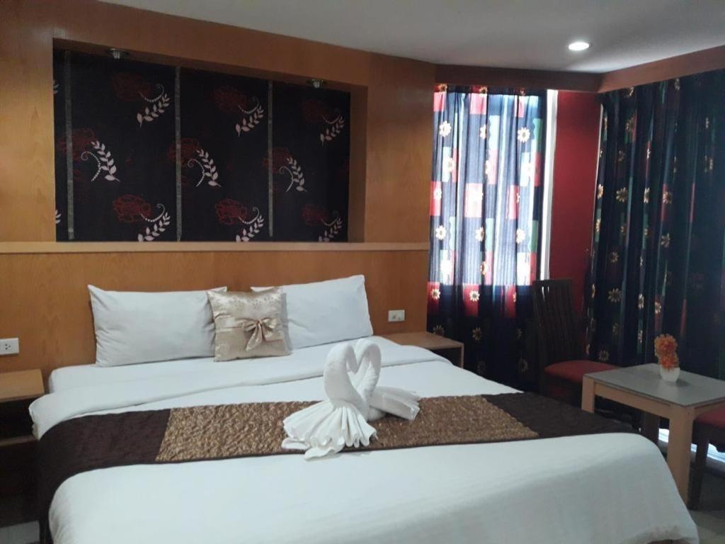 New Pind Balluchi Inn Pattaya Extérieur photo
