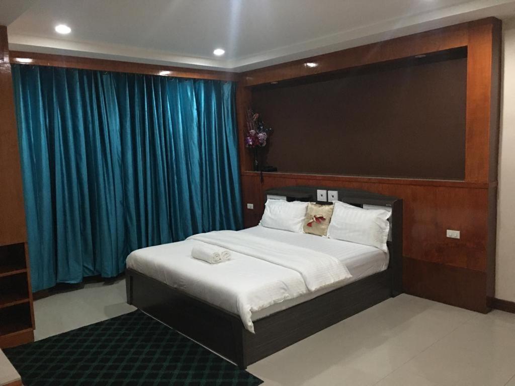 New Pind Balluchi Inn Pattaya Extérieur photo