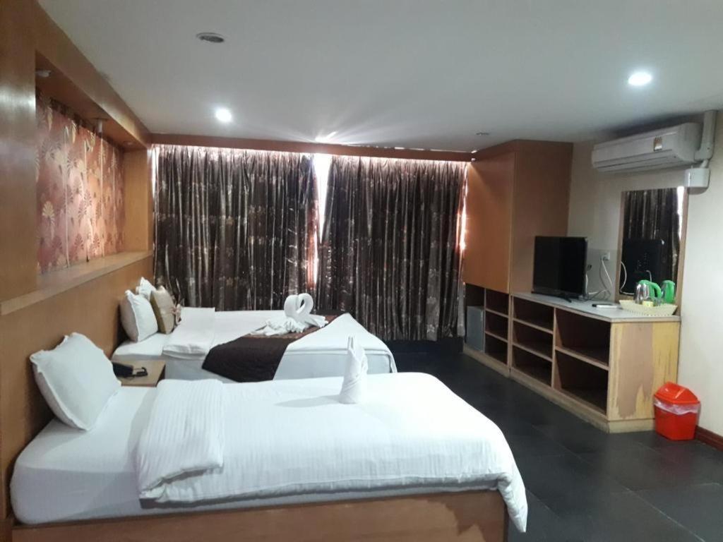 New Pind Balluchi Inn Pattaya Extérieur photo
